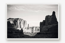 Load image into Gallery viewer, ARCHES IN BLACK & WHITE